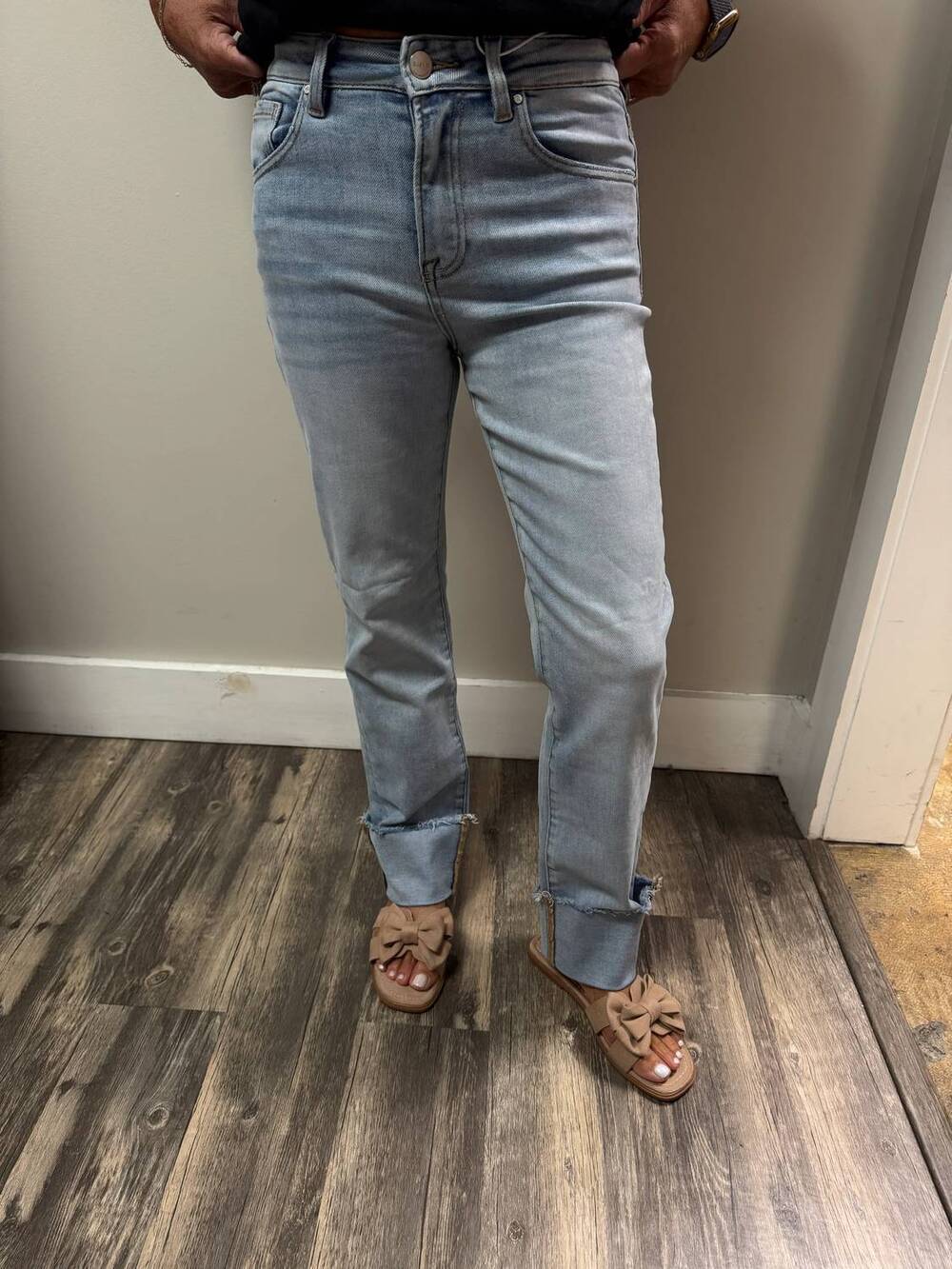 NEW RISEN straight cuffed relaxed jeans in light